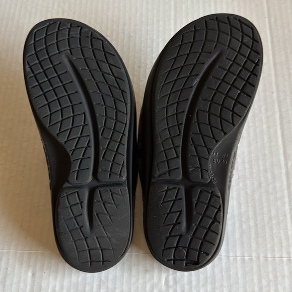Oofos Ooahh Purple Camo Slides main image 4